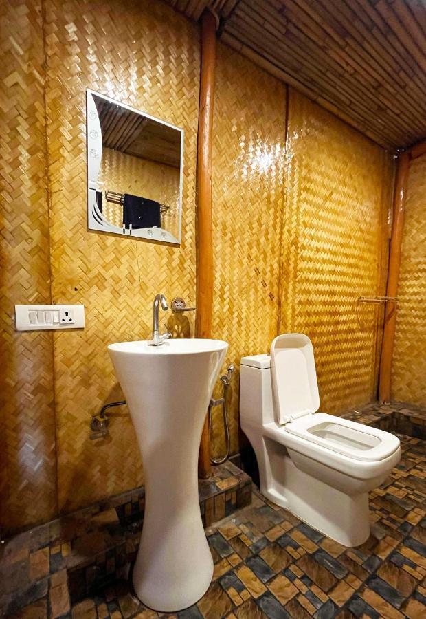 Hotel O Royal Tree Cafe And Resort デヘラードゥーン エクステリア 写真