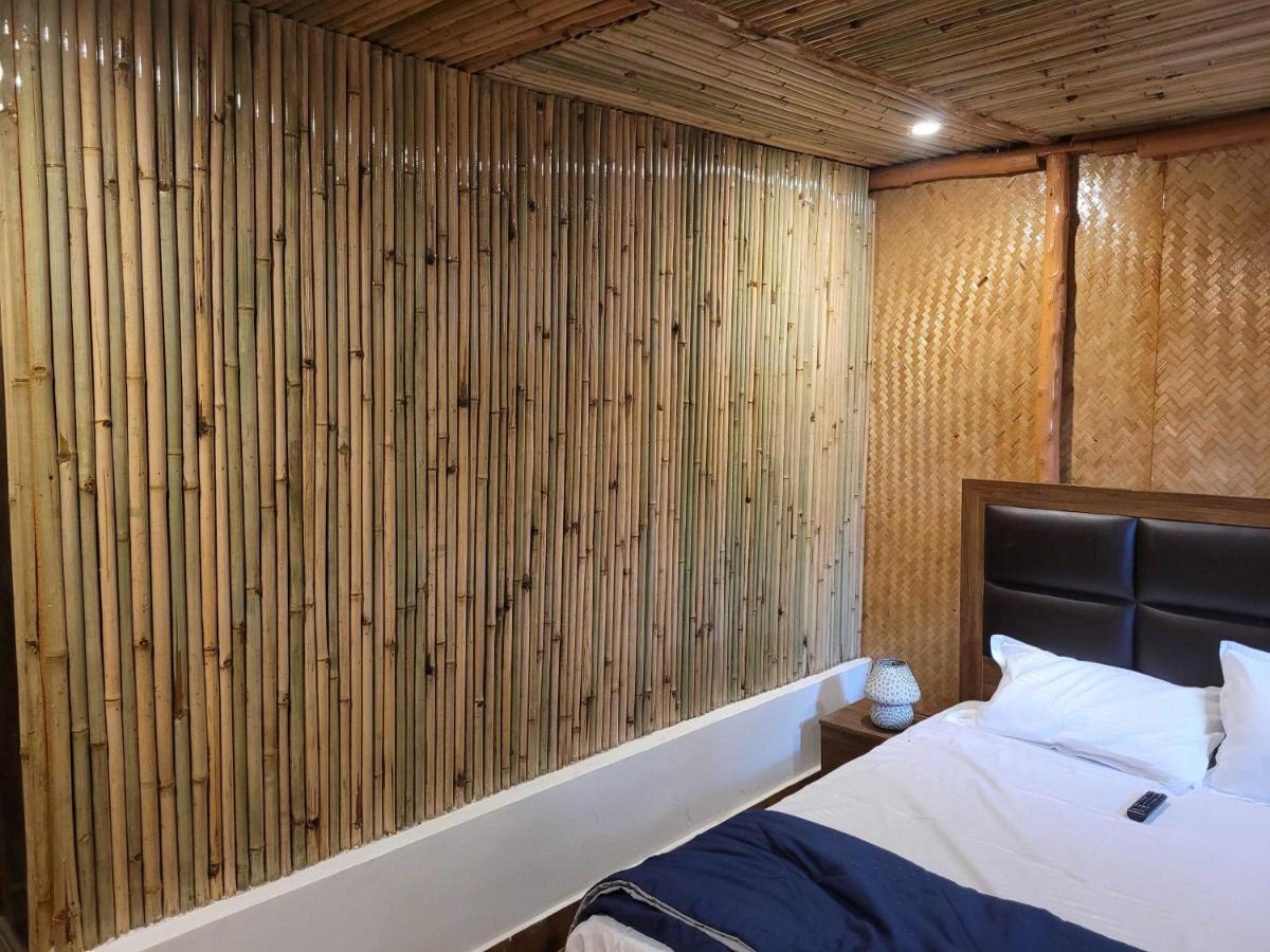 Hotel O Royal Tree Cafe And Resort デヘラードゥーン エクステリア 写真